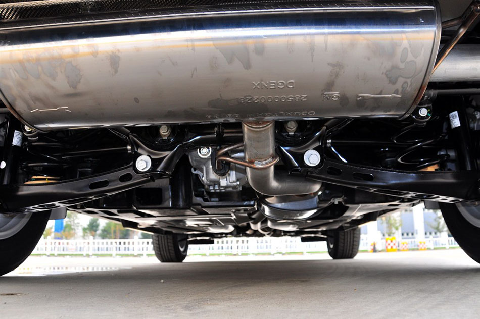 2014款 28T 精英型 引擎底盘