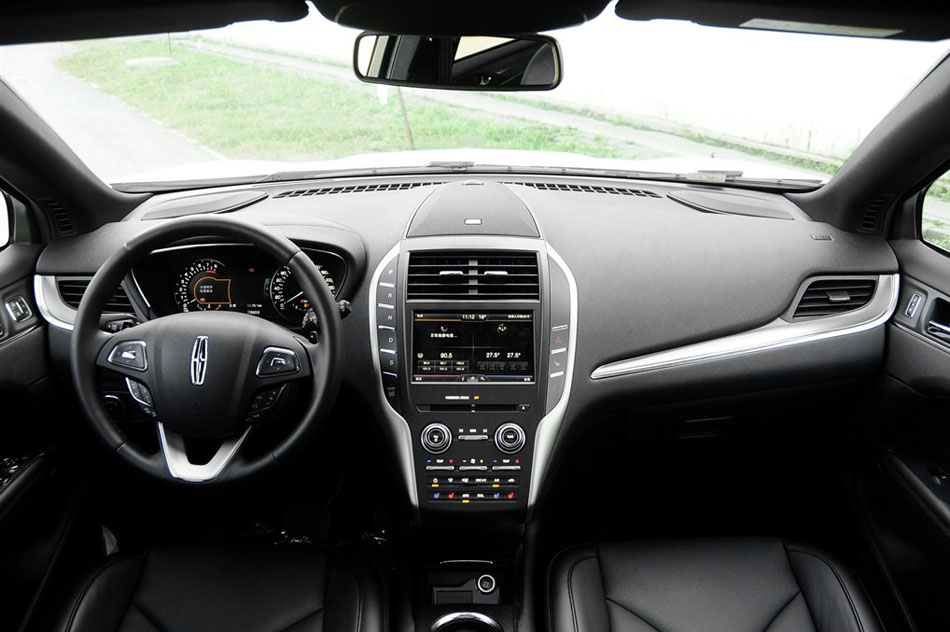 2014款 2.0T 四驱尊耀版 内饰