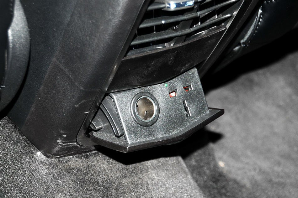 2014款 2.0T 四驱尊耀版 座椅空间