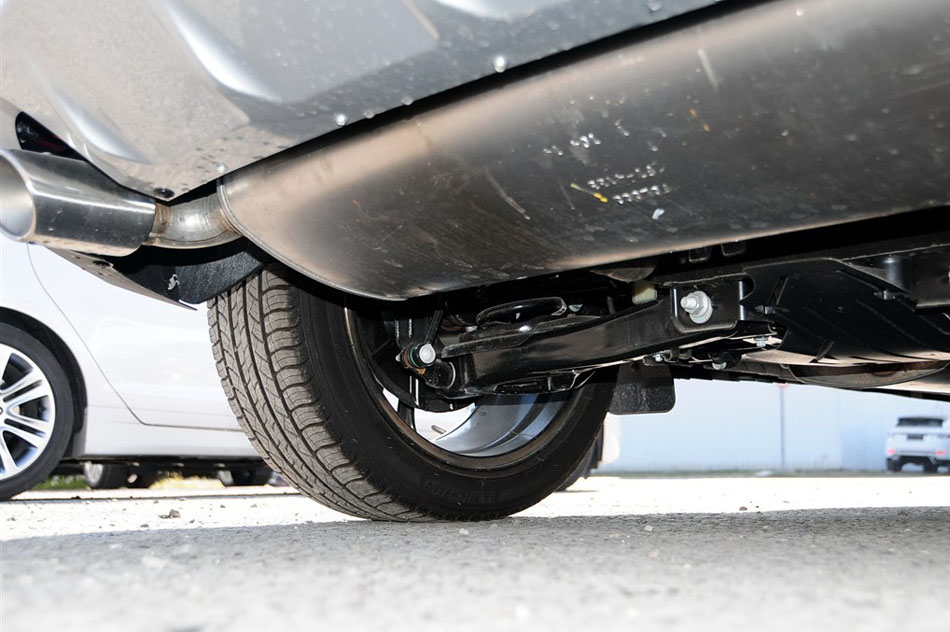 2014款 2.0T 四驱尊耀版 引擎底盘