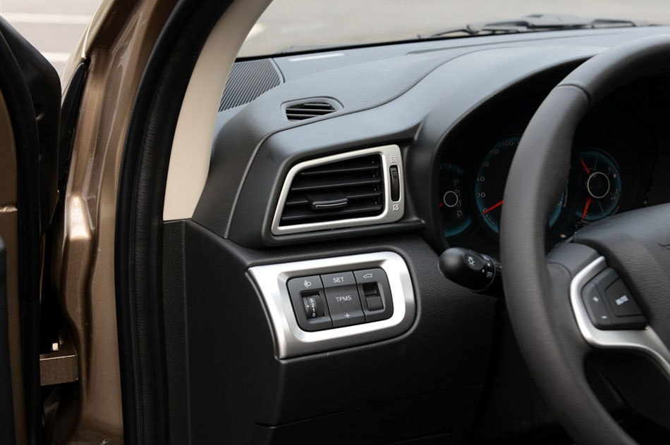 2015款 1.8L 自动尊贵型 内饰