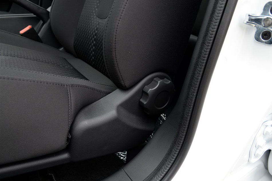 2015款 1.5T 手动风尚版 座椅空间