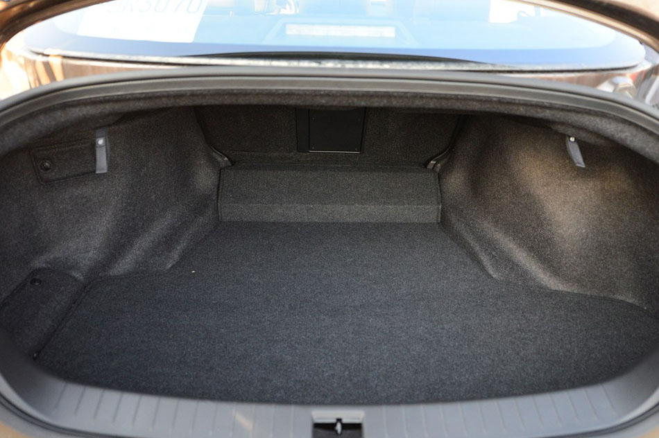 2015款 2.0T 豪华运动版 座椅空间