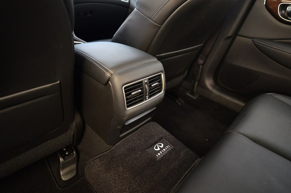 2015款 2.0T 豪华运动版 座椅空间