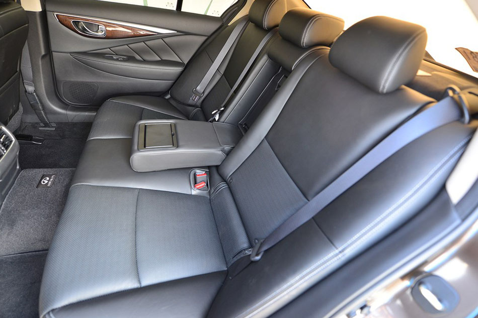 2015款 2.0T 豪华运动版 座椅空间