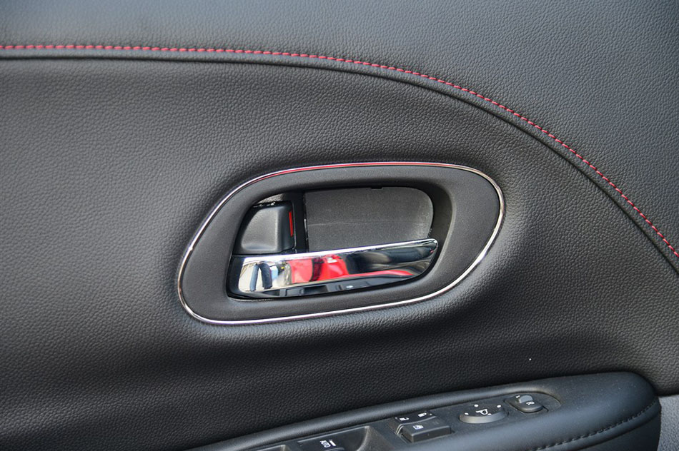 2015款 1.8L VTi CVT豪华版 座椅空间