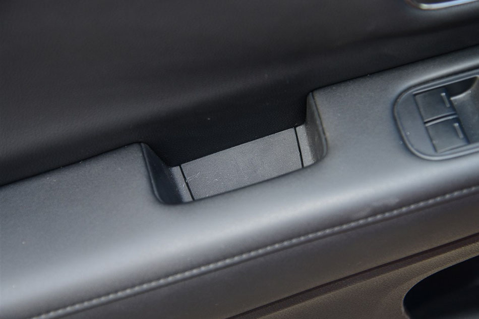 2015款 1.8L VTi CVT豪华版 座椅空间