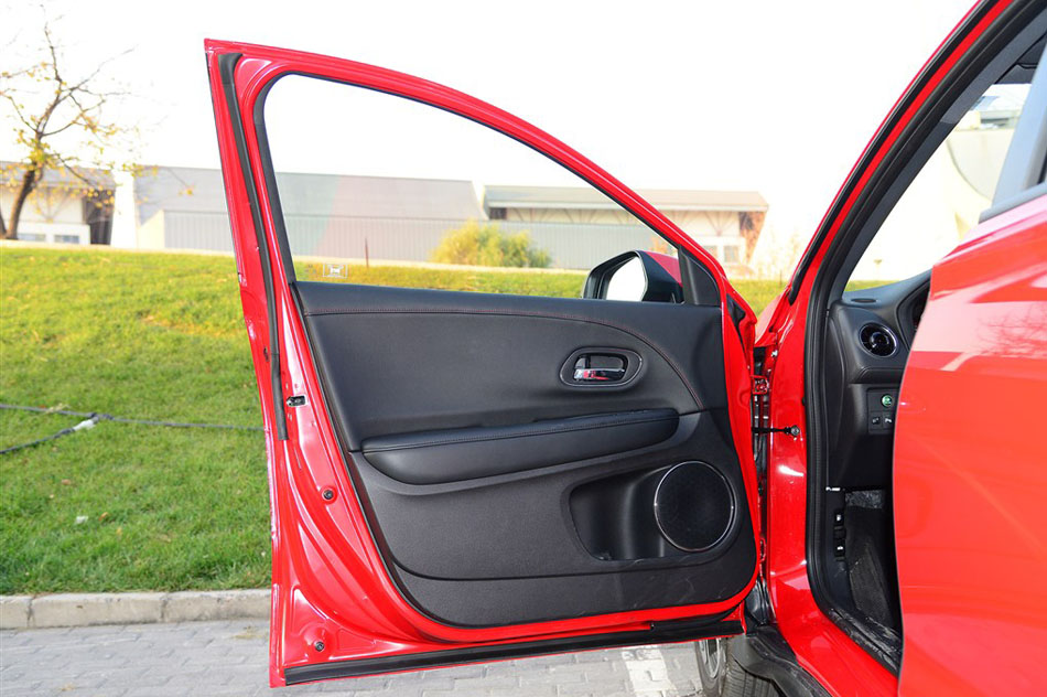 2015款 1.8L VTi CVT豪华版 座椅空间