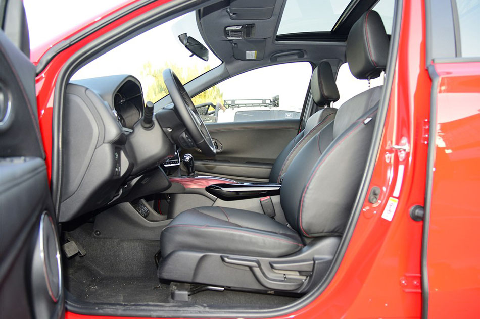 2015款 1.8L VTi CVT豪华版 座椅空间