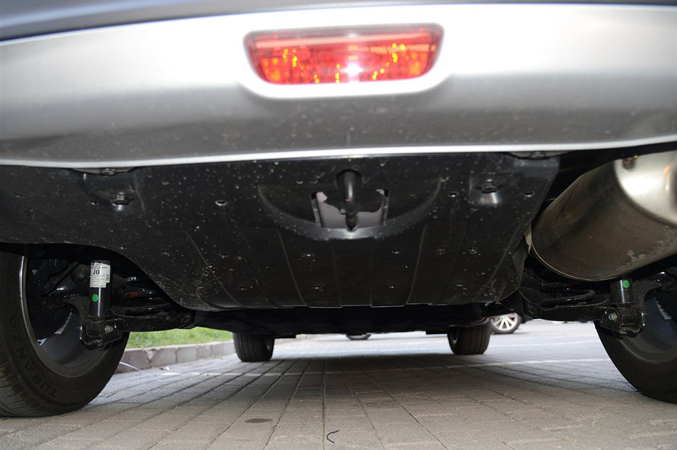 2015款 1.8L VTi CVT豪华版 引擎底盘