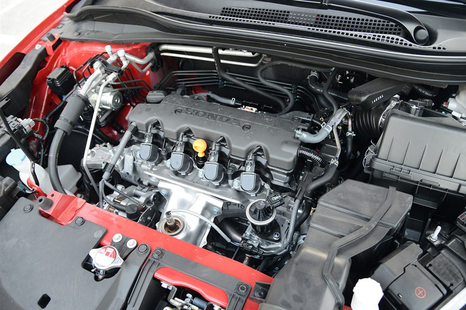 2015款 1.8L VTi CVT豪华版 引擎底盘