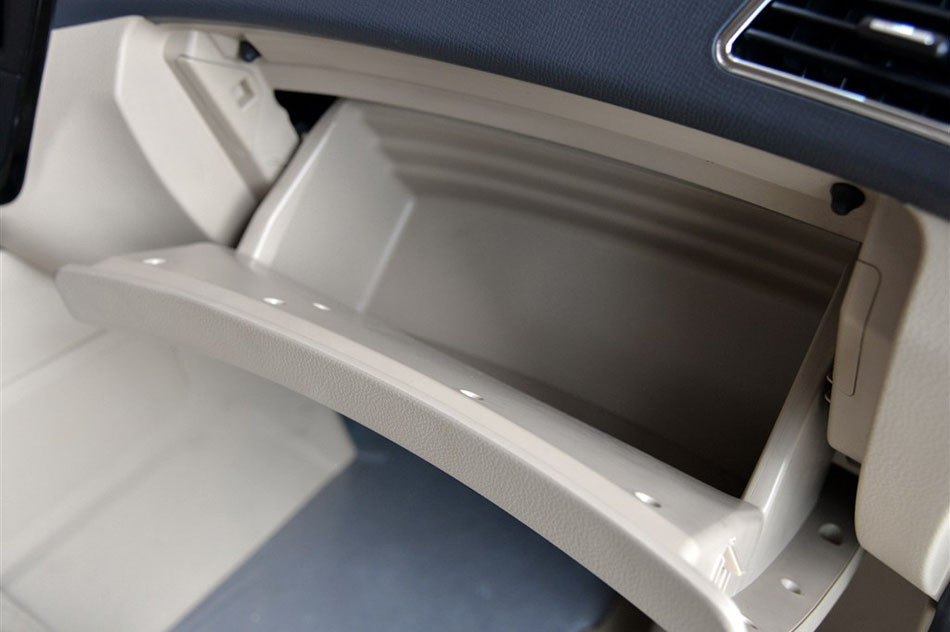 2015款 1.8L1.8L 舒适型 空间