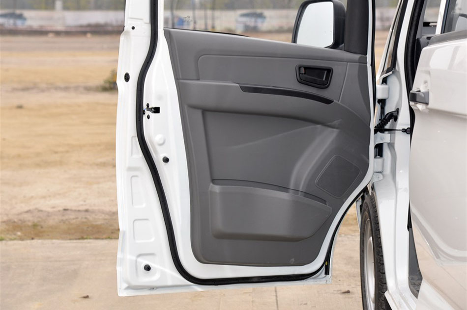 2015款 1.8L1.8L 舒适型 空间