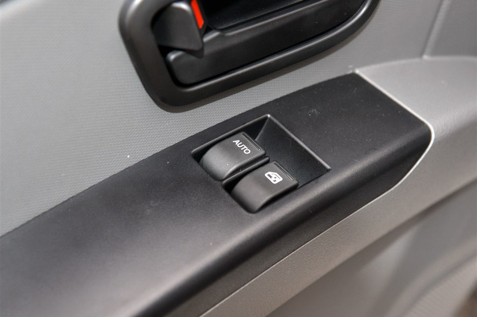 2015款 1.8L1.8L 舒适型 空间