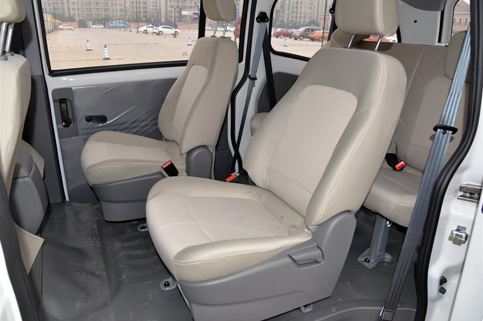 2015款 1.8L1.8L 舒适型 空间