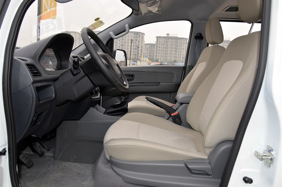 2015款 1.8L1.8L 舒适型 空间