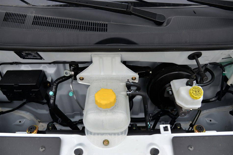 2015款 1.8L1.8L 舒适型 引擎底盘