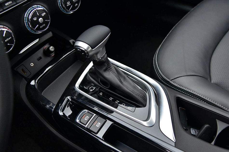 2015款 1.8T 自动尊贵型 内饰