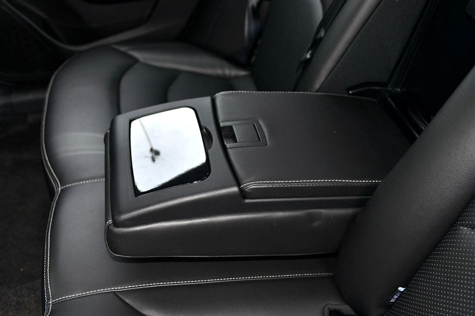 2015款 1.8T 自动尊贵型 空间