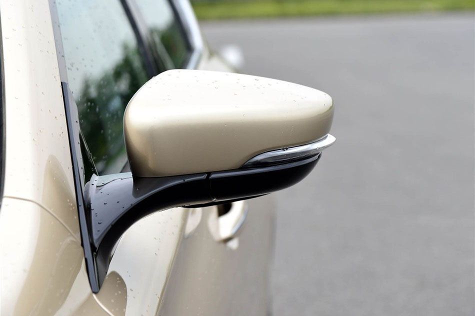 2015款 1.8T 自动尊贵型 细节