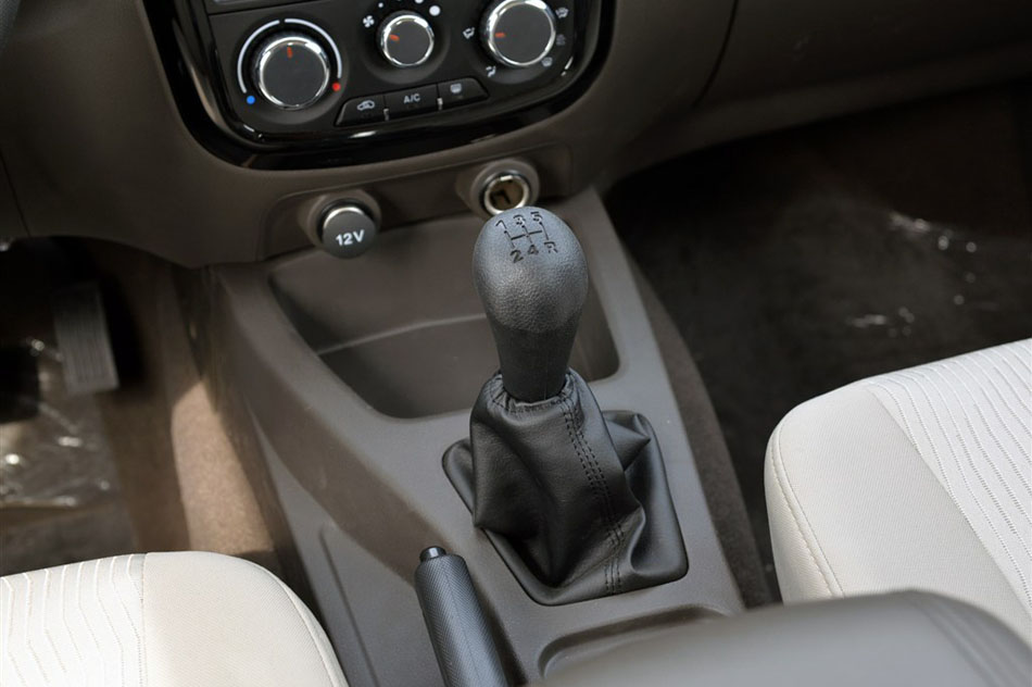 2015款 1.5L标准型 内饰