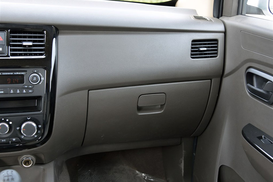 2015款 1.5L标准型 内饰