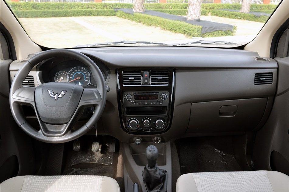 2015款 1.5L标准型 内饰