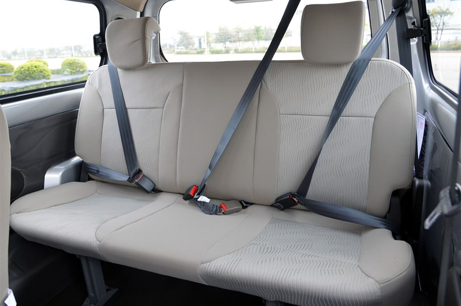 2015款 1.5L标准型 空间