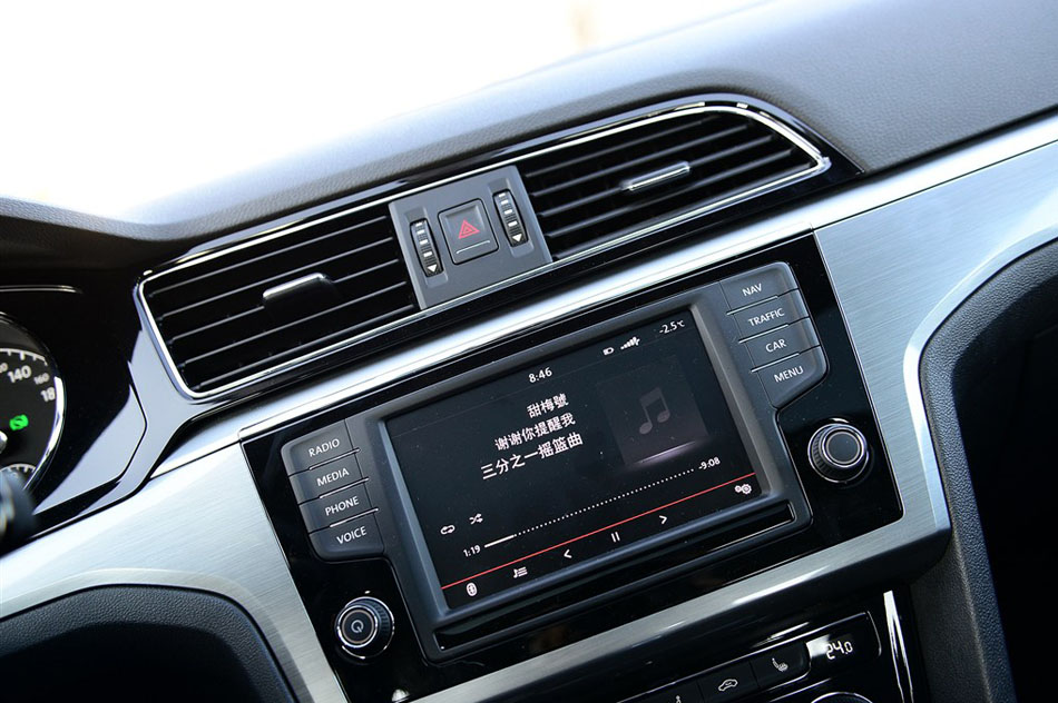 2015款 330TSI DSG豪华版 内饰