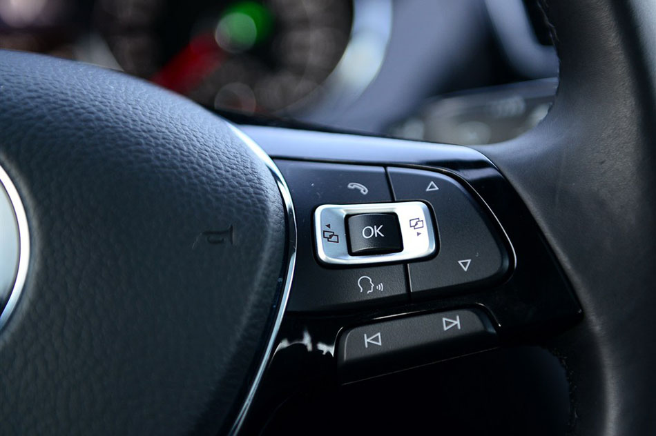 2015款 330TSI DSG豪华版 内饰