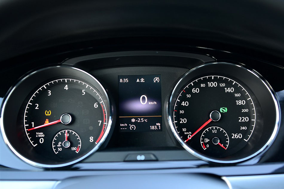 2015款 330TSI DSG豪华版 内饰