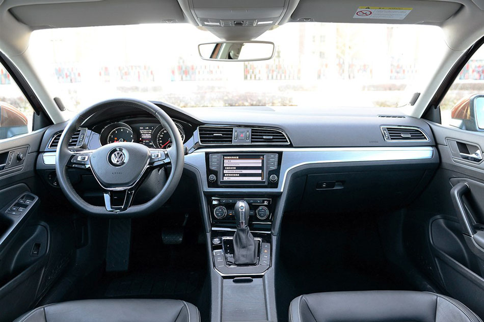 2015款 330TSI DSG豪华版 内饰