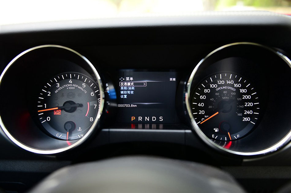 2015款 2.3T 50周年纪念版 内饰