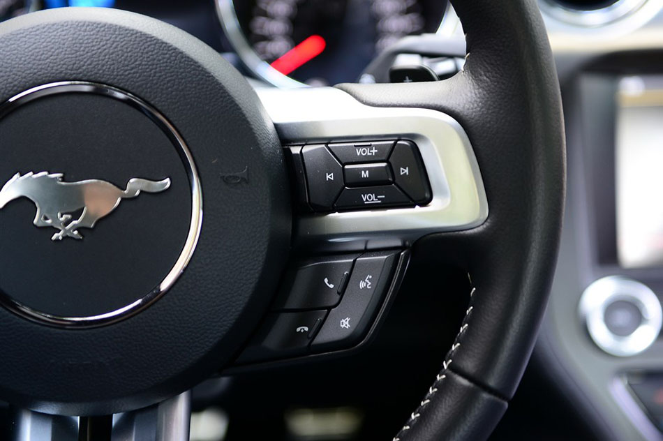 2015款 2.3T 50周年纪念版 内饰