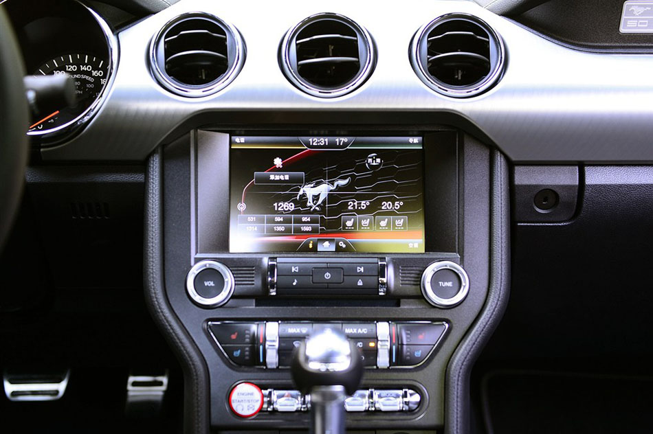 2015款 2.3T 50周年纪念版 内饰