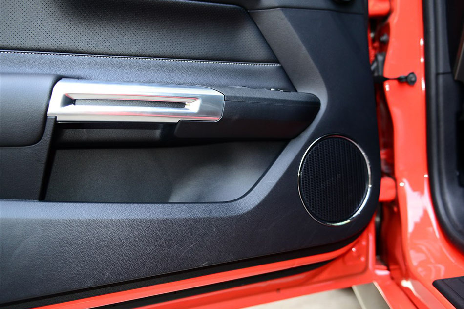 2015款 2.3T 50周年纪念版 座椅空间