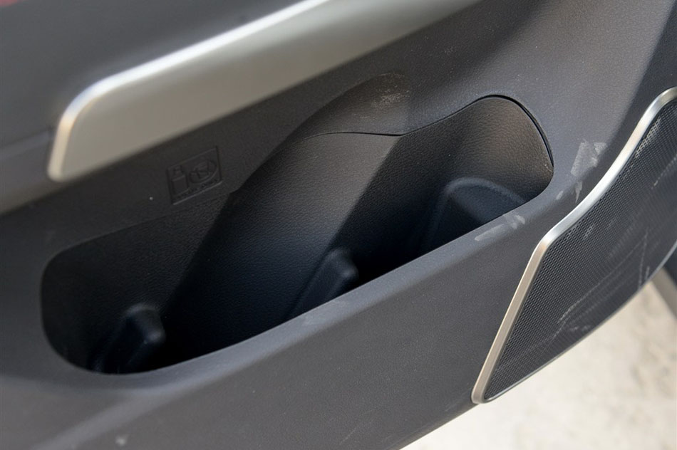 2015款 1.5T 手动两驱汽油豪华型 空间