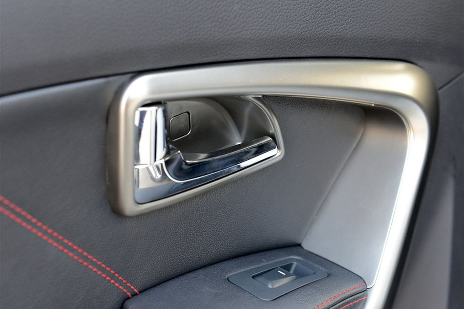 2015款 1.5T 手动两驱汽油豪华型 空间