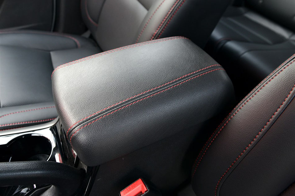 2015款 1.5T 手动两驱汽油豪华型 空间