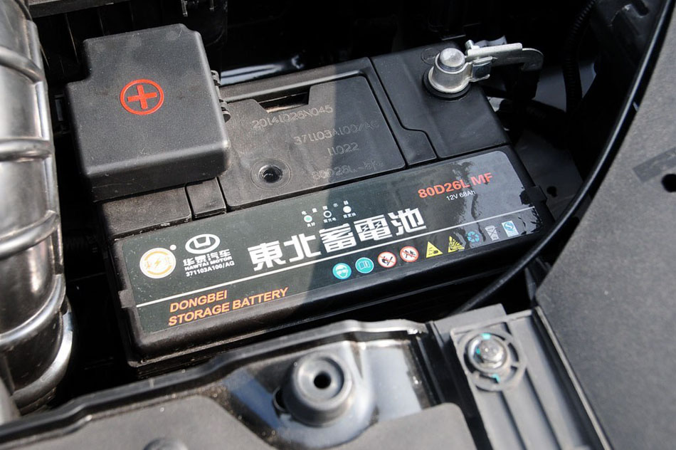 2015款 1.5T 手动两驱汽油豪华型 引擎底盘