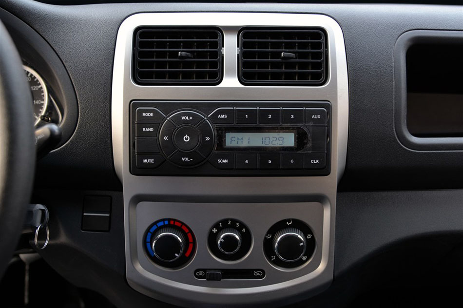 2015款 1.5L基本型4G15S 内饰