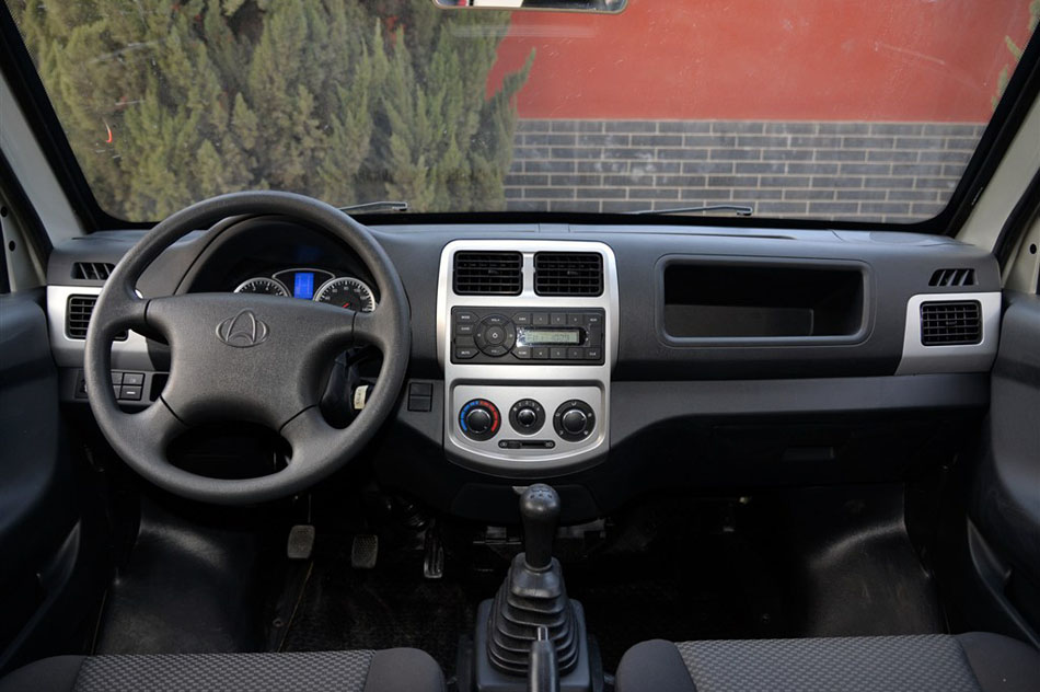 2015款 1.5L基本型4G15S 内饰