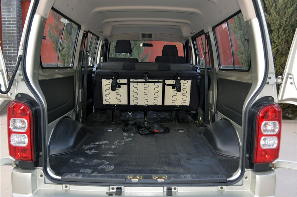 2015款 1.5L基本型4G15S 空间