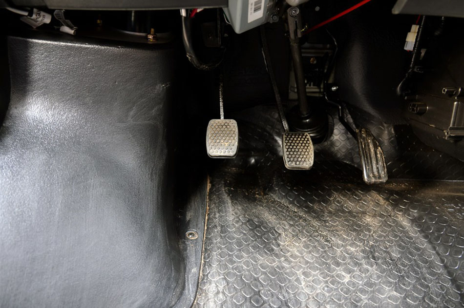 2015款 1.5L基本型4G15S 空间