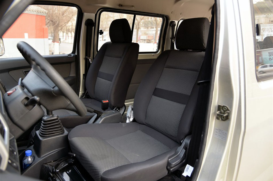 2015款 1.5L基本型4G15S 空间