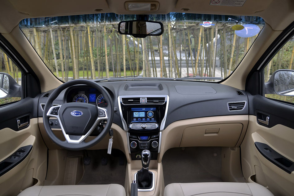 2015款 1.5L 手动豪华型 内饰