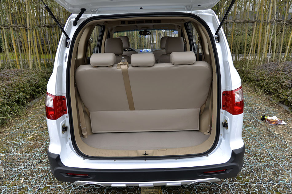 2015款 1.5L 手动豪华型 空间