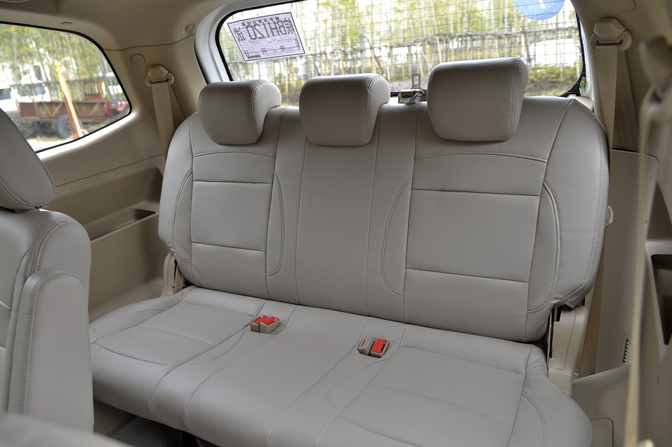 2015款 1.5L 手动豪华型 空间