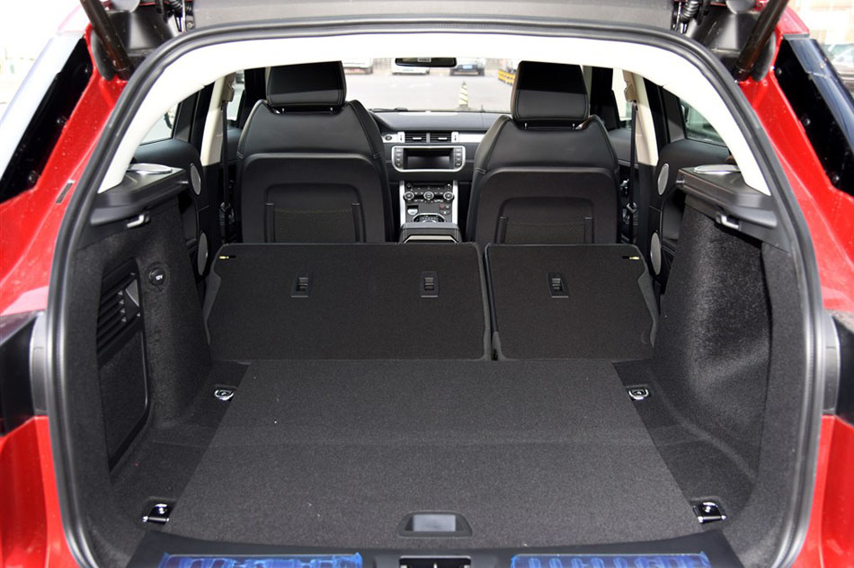 2015款 2.0T 五门锐动版 座椅空间