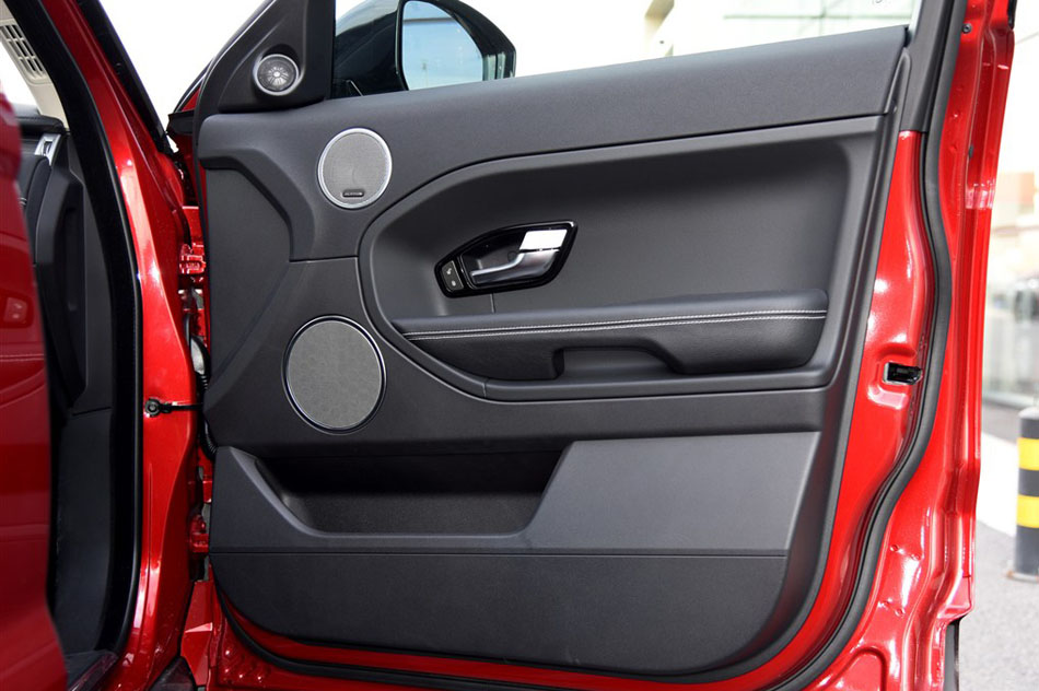 2015款 2.0T 五门锐动版 座椅空间